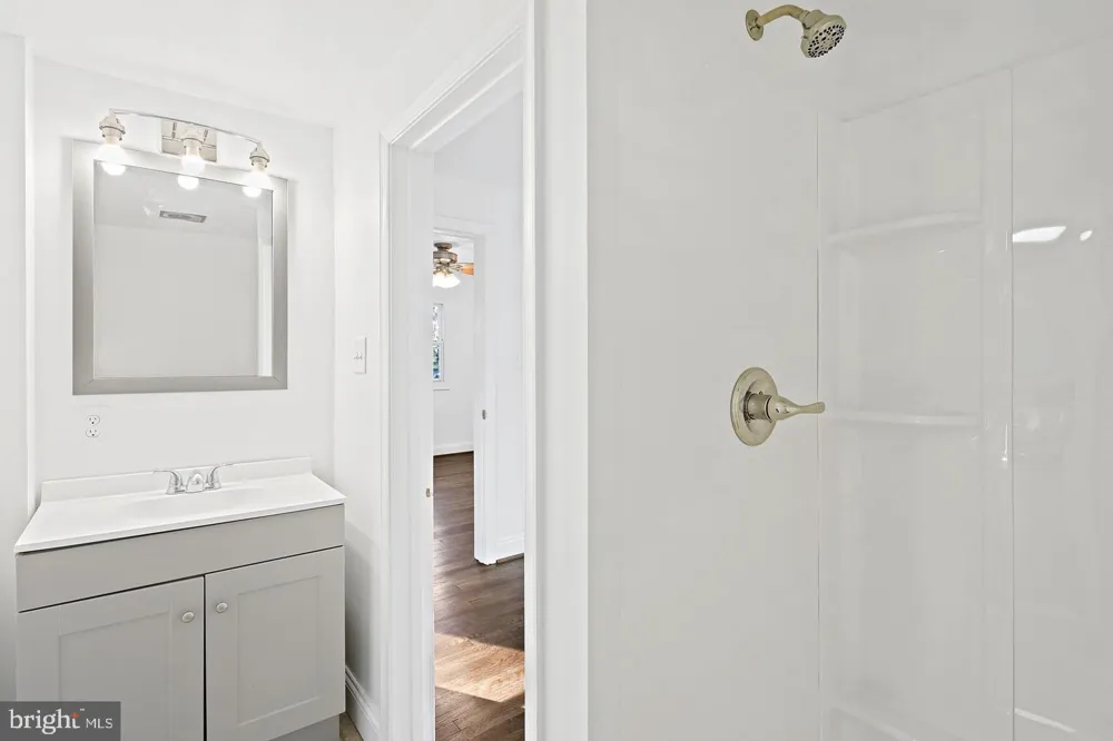 423 INGLESIDE AVENUE Baltimore, MD 21228