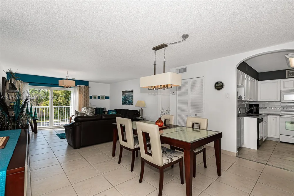 17800 Atlantic Blvd #203 Sunny Isles Beach, FL 33160