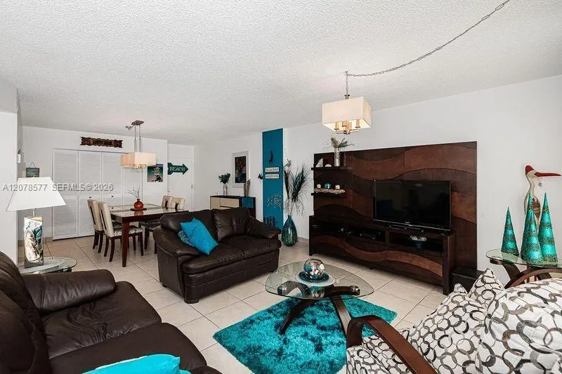 17800 Atlantic Blvd #203 Sunny Isles Beach, FL 33160