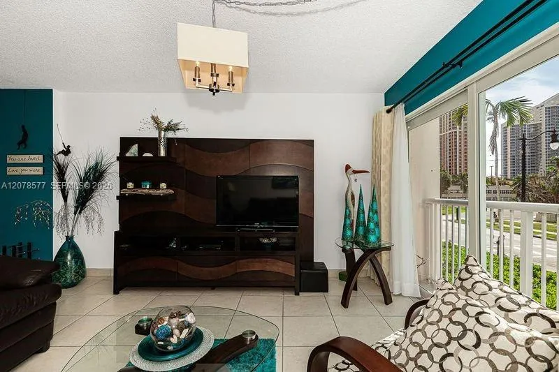 17800 Atlantic Blvd #203 Sunny Isles Beach, FL 33160
