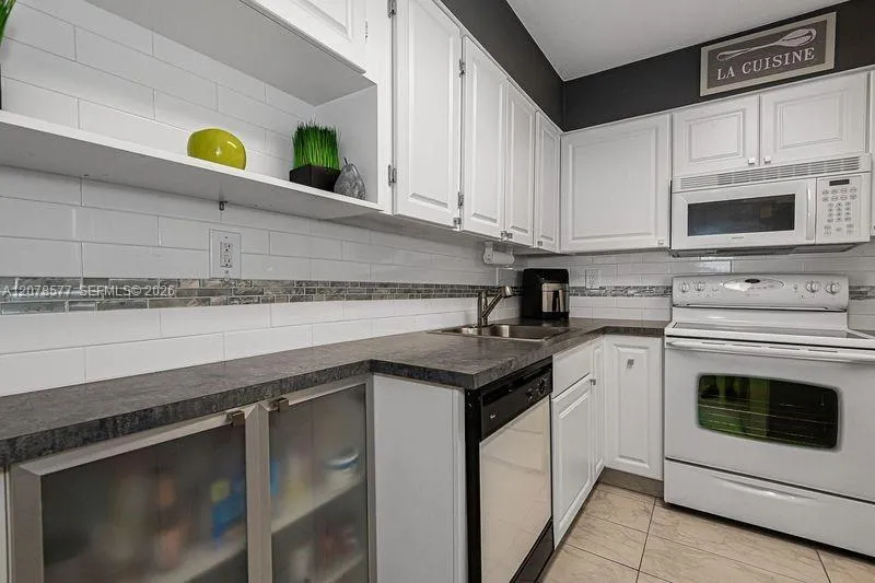 17800 Atlantic Blvd #203 Sunny Isles Beach, FL 33160