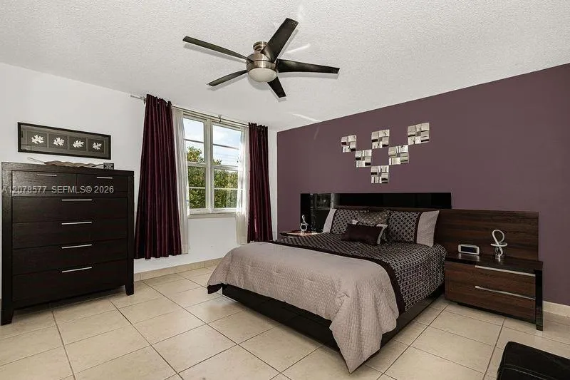 17800 Atlantic Blvd #203 Sunny Isles Beach, FL 33160