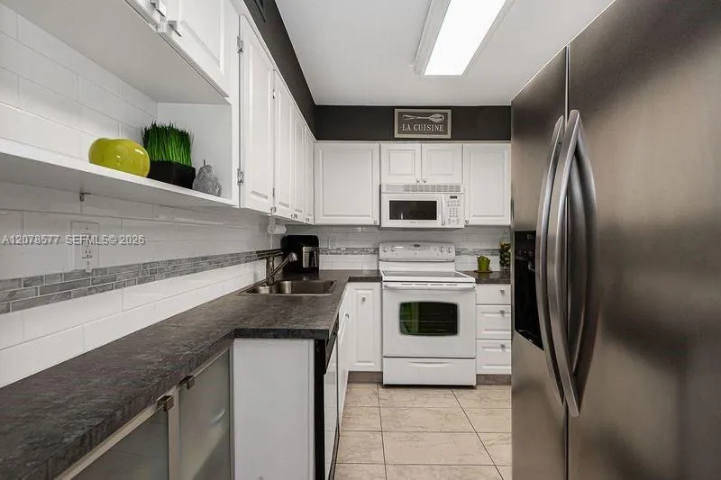 17800 Atlantic Blvd #203 Sunny Isles Beach, FL 33160