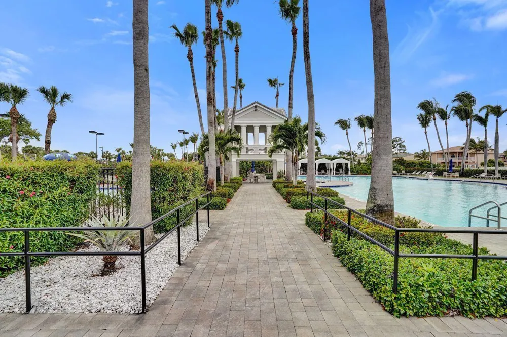 1775 ANNANDALE CIRCLE Royal Palm Beach, FL 33411