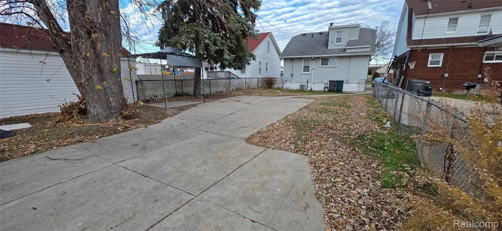 7113 Kendal Street Dearborn City, MI 48126