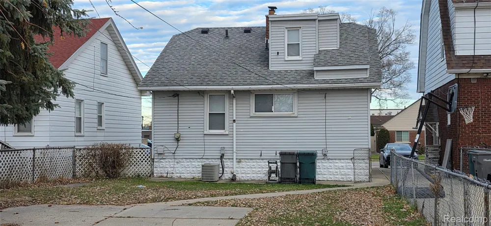 7113 Kendal Street Dearborn City, MI 48126