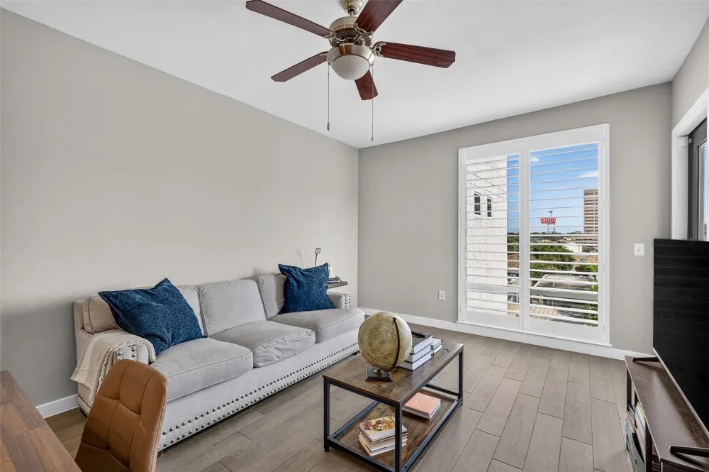 5609 Smu Boulevard #512 Dallas, TX 75206