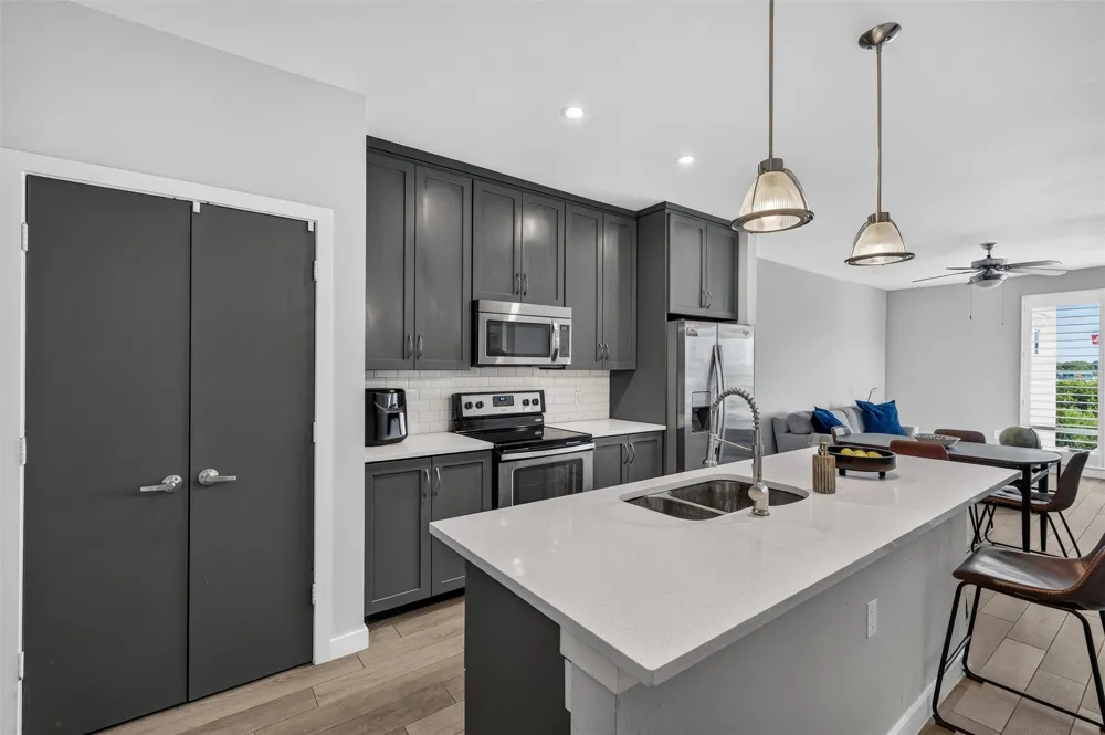 5609 Smu Boulevard #512 Dallas, TX 75206