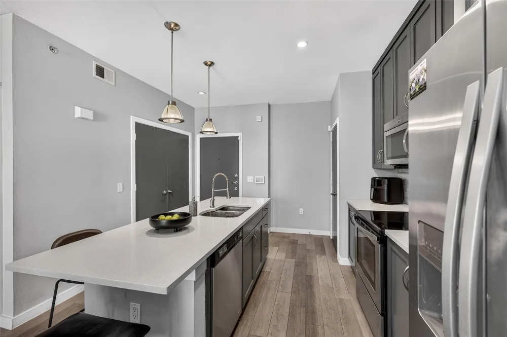 5609 Smu Boulevard #512 Dallas, TX 75206