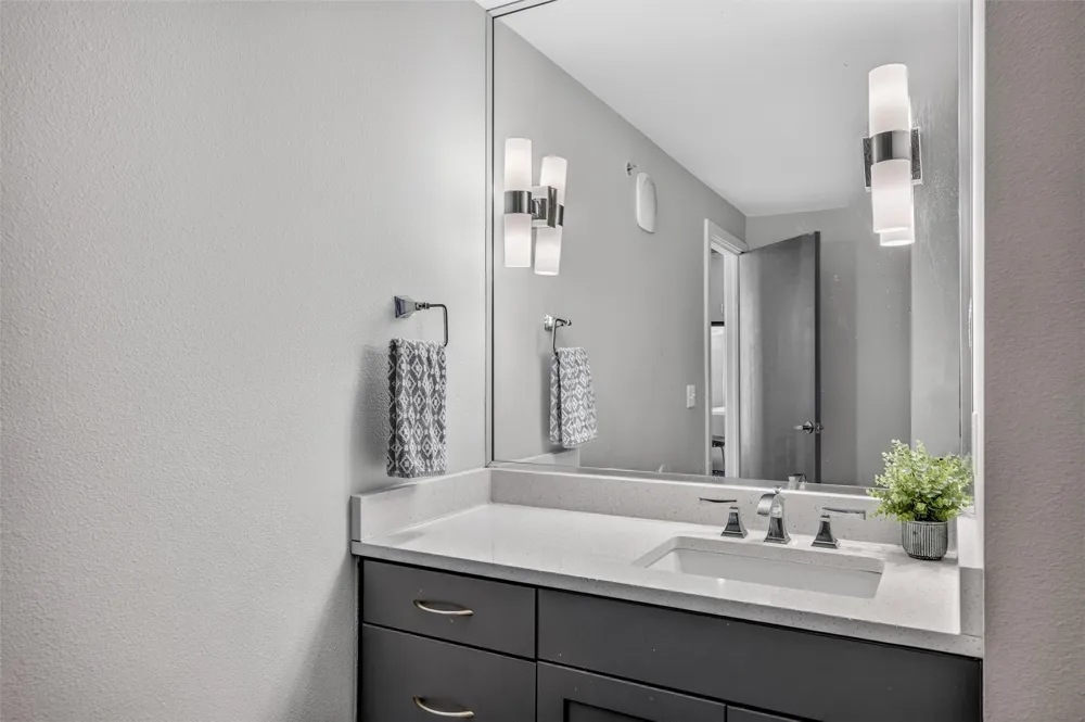 5609 Smu Boulevard #512 Dallas, TX 75206