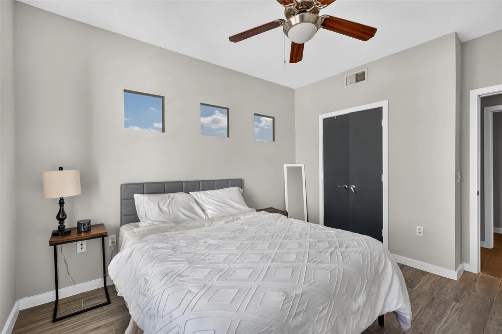 5609 Smu Boulevard #512 Dallas, TX 75206