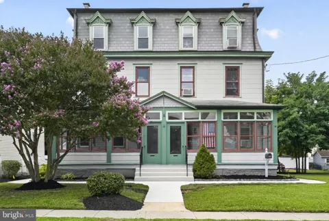 305 LECONEY AVENUE