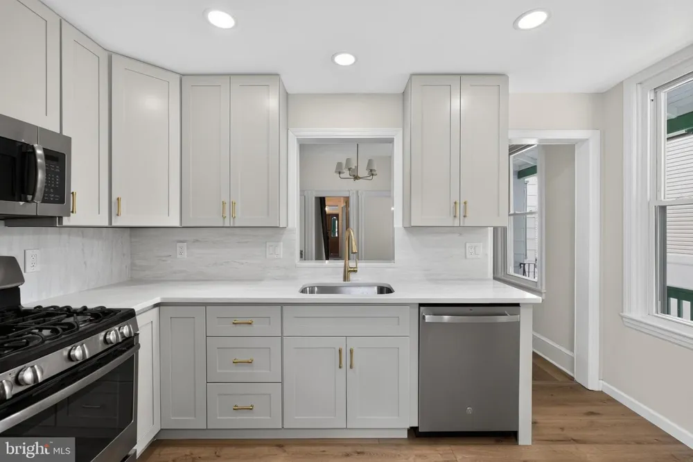 305 LECONEY AVENUE Palmyra, NJ 08065