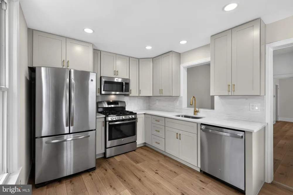 305 LECONEY AVENUE Palmyra, NJ 08065