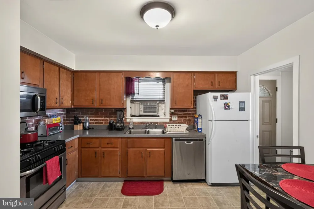 305 LECONEY AVENUE Palmyra, NJ 08065