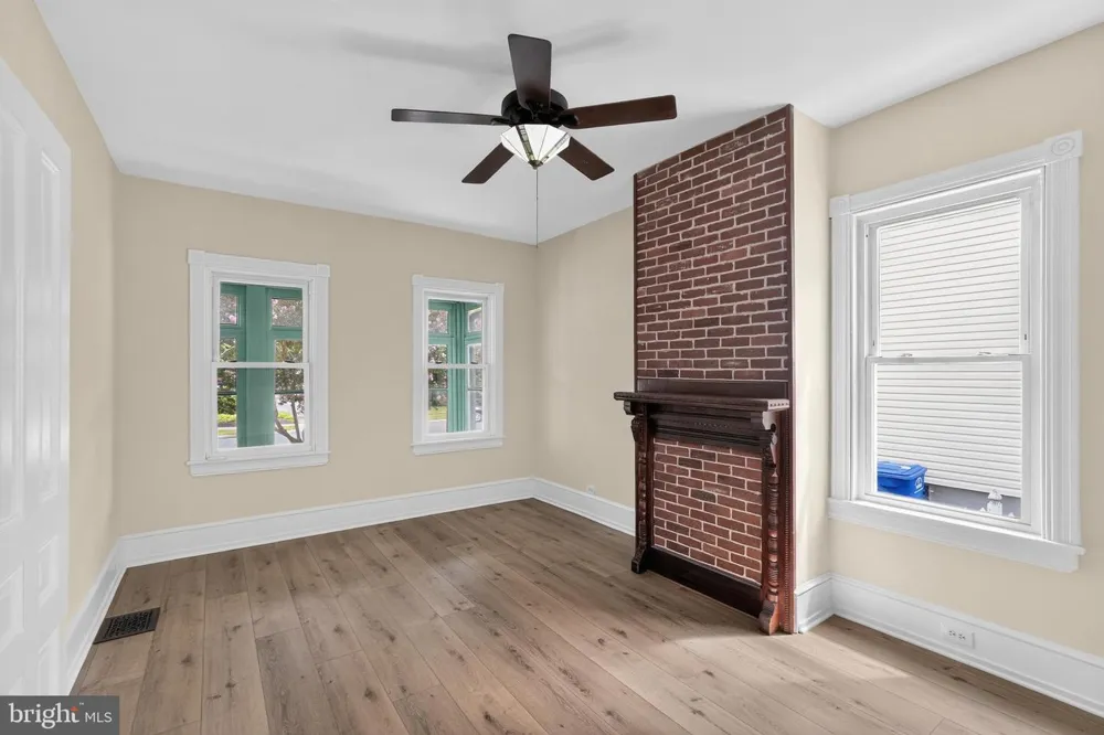 305 LECONEY AVENUE Palmyra, NJ 08065