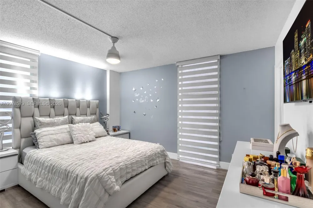 1825 W 44th Pl #401 Hialeah, FL 33012