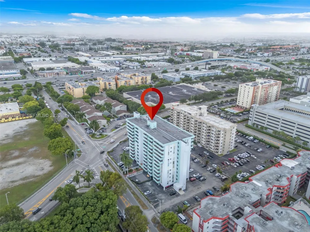 1825 W 44th Pl #401 Hialeah, FL 33012