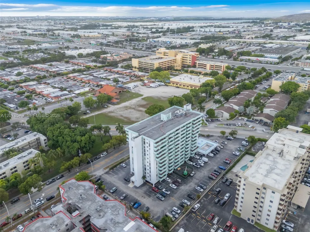 1825 W 44th Pl #401 Hialeah, FL 33012