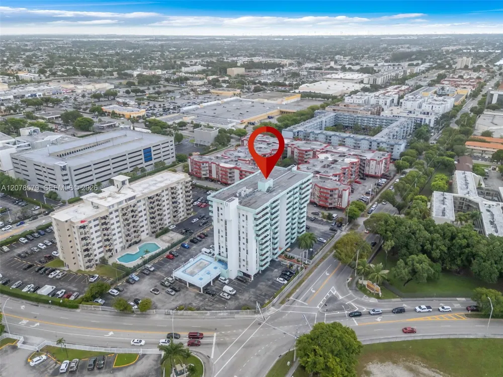 1825 W 44th Pl #401 Hialeah, FL 33012