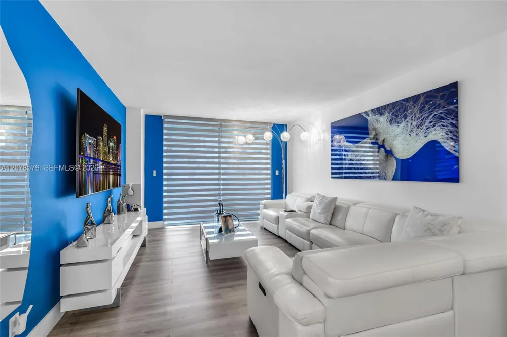 1825 W 44th Pl #401 Hialeah, FL 33012
