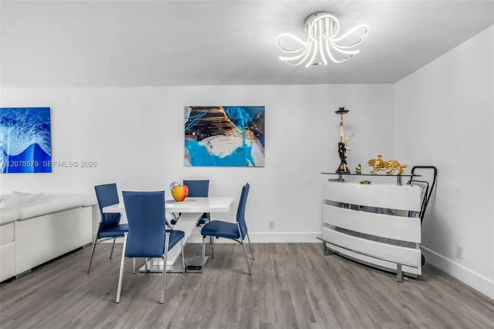 1825 W 44th Pl #401 Hialeah, FL 33012