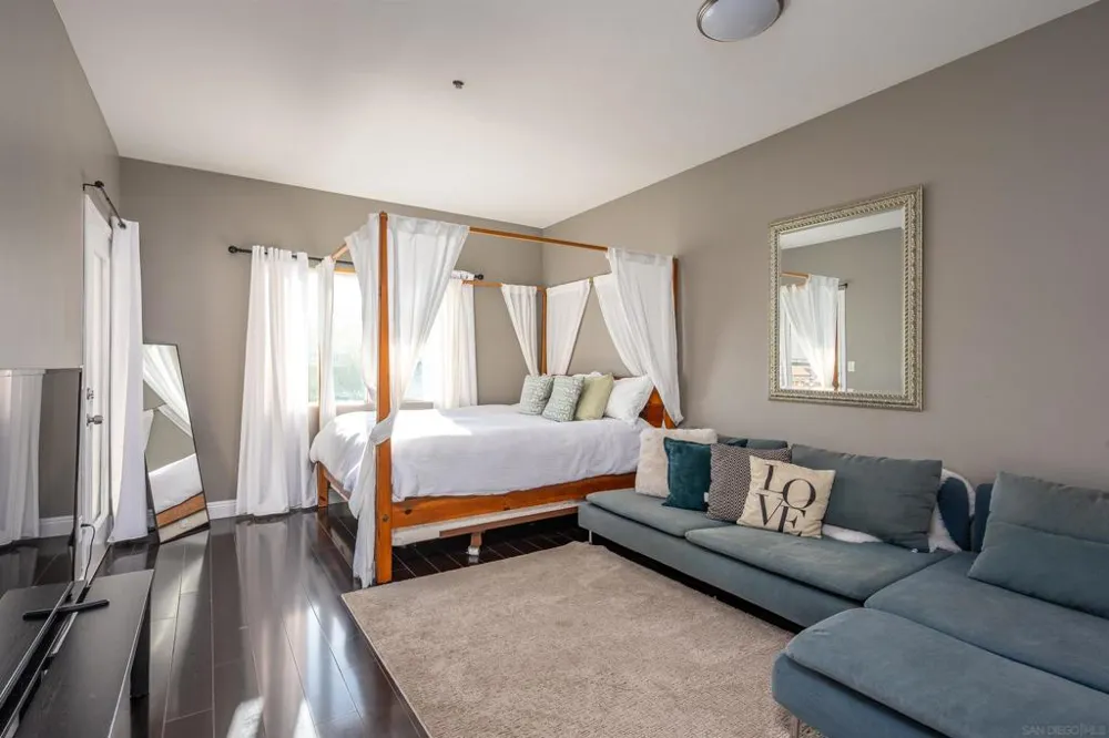 4741 Point Loma San Diego, CA 92107