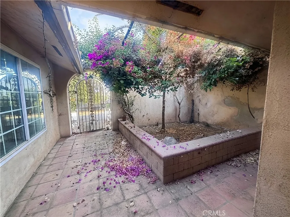 16801 Sendero Del Charro Riverside, CA 92504