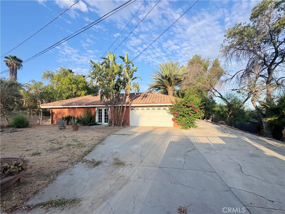 16801 Sendero Del Charro Riverside, CA 92504