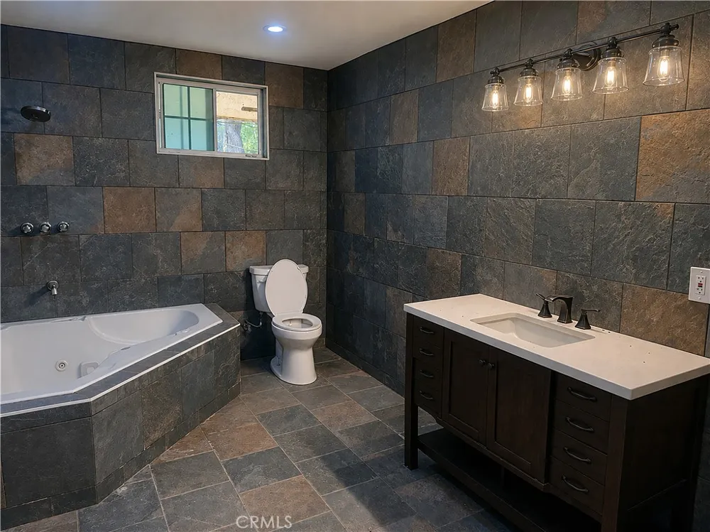 16801 Sendero Del Charro Riverside, CA 92504