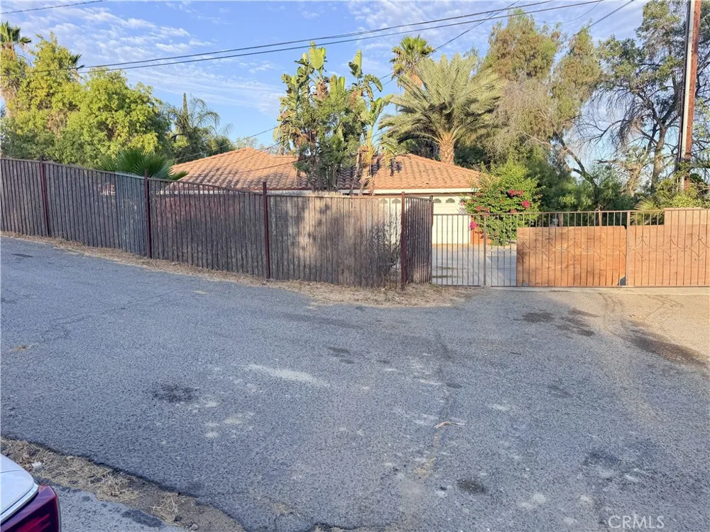 16801 Sendero Del Charro Riverside, CA 92504