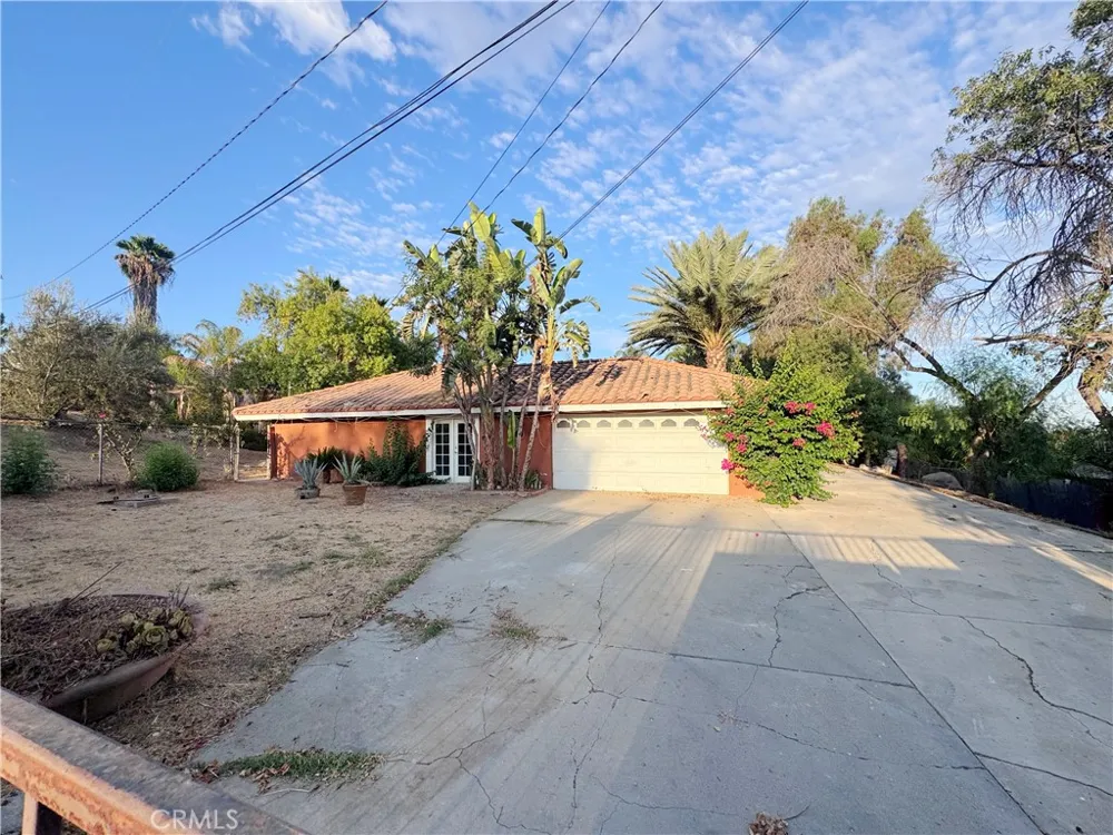 16801 Sendero Del Charro Riverside, CA 92504