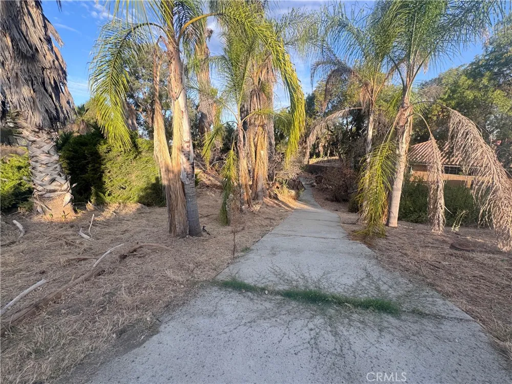 16801 Sendero Del Charro Riverside, CA 92504