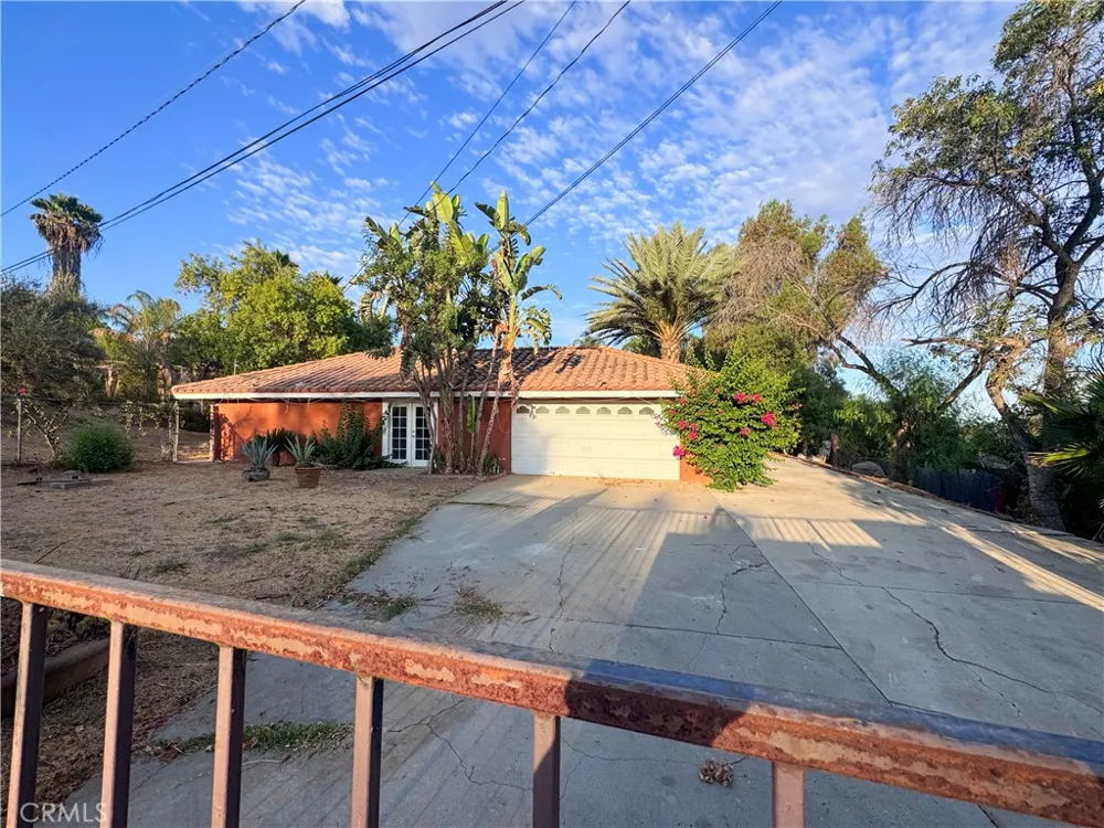16801 Sendero Del Charro Riverside, CA 92504
