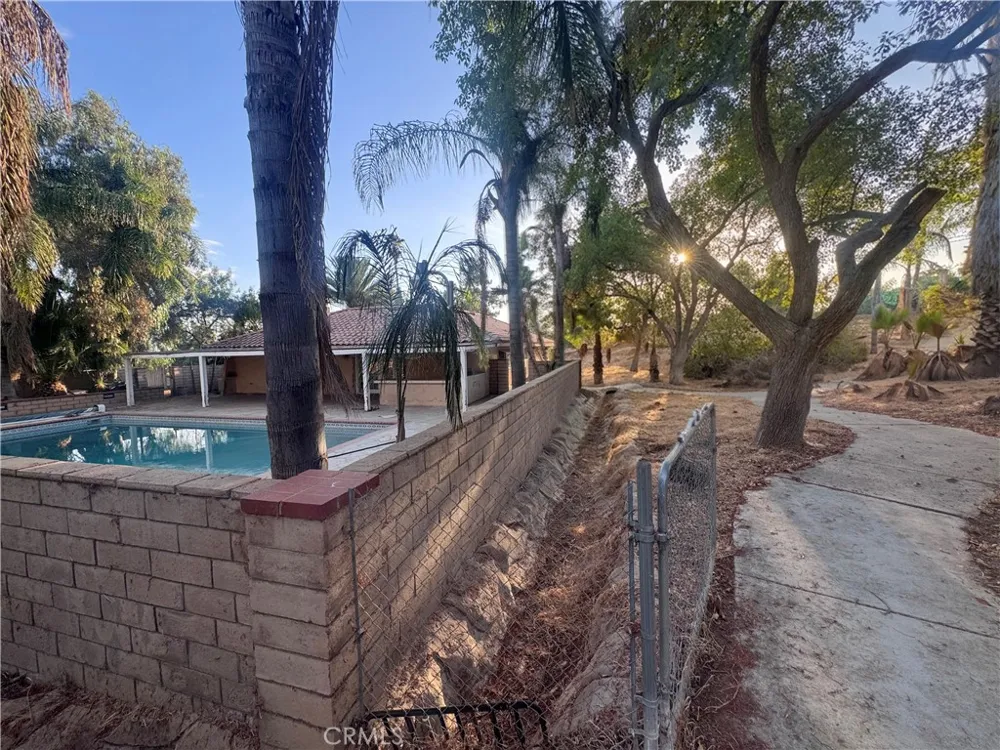 16801 Sendero Del Charro Riverside, CA 92504