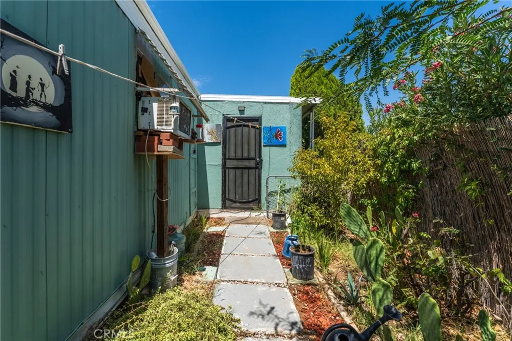 20683 Waalew Road #B49 Apple Valley, CA 92307