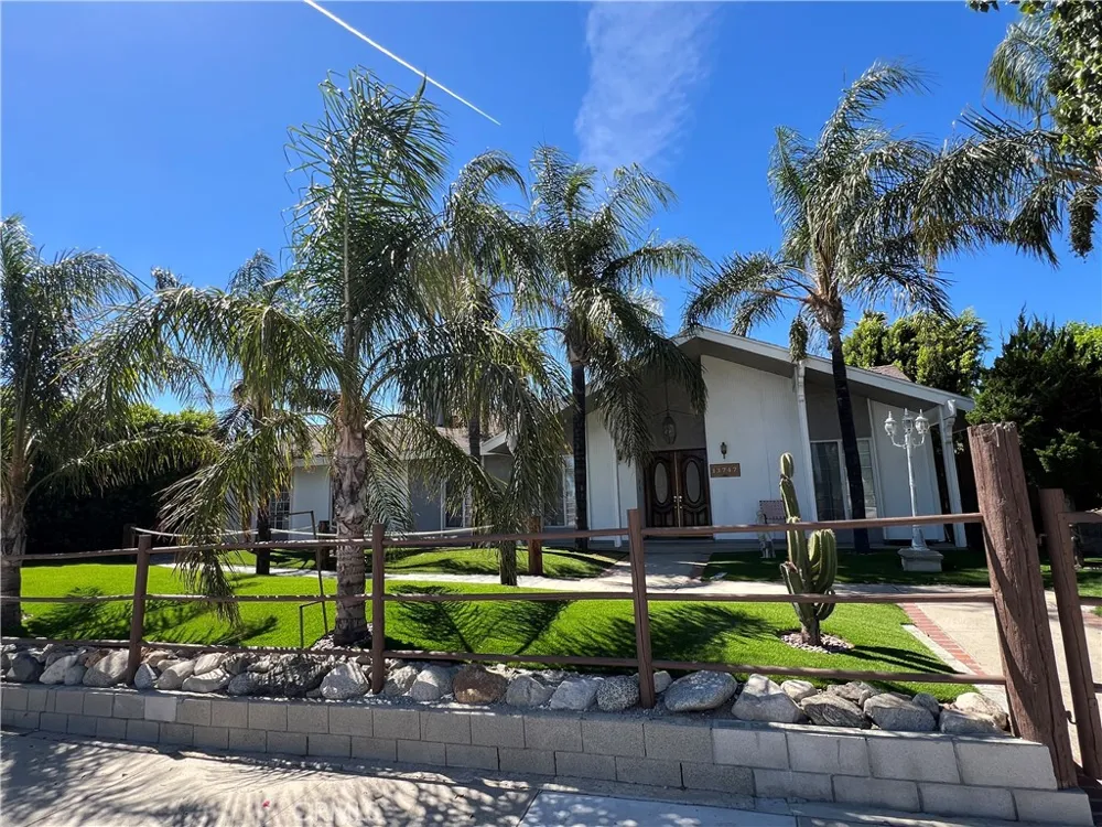 13747 Polk Street Sylmar, CA 91342