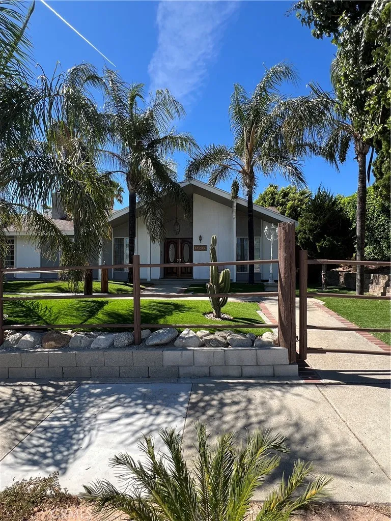 13747 Polk Street Sylmar, CA 91342