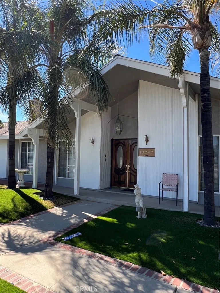 13747 Polk Street Sylmar, CA 91342