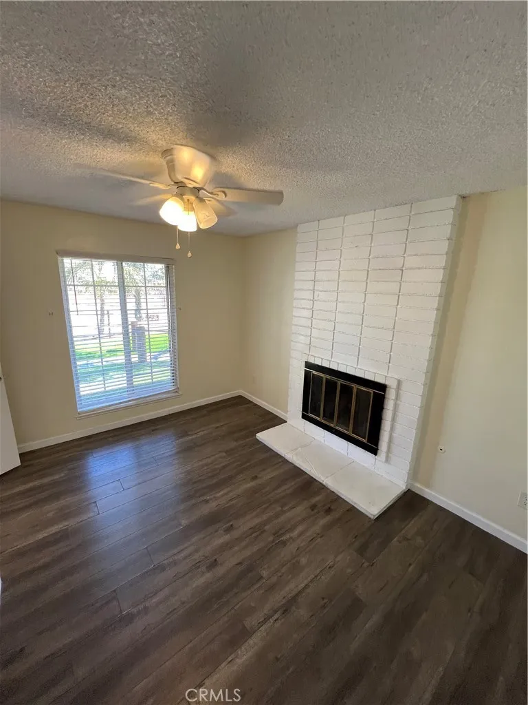 13747 Polk Street Sylmar, CA 91342