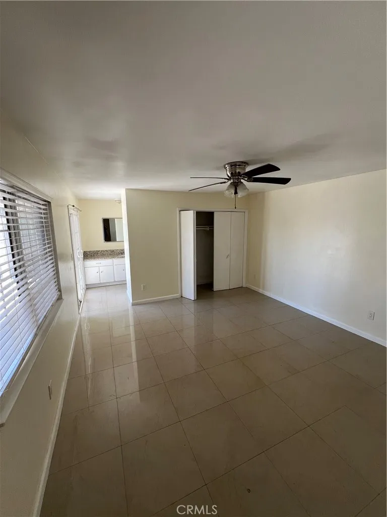 13747 Polk Street Sylmar, CA 91342