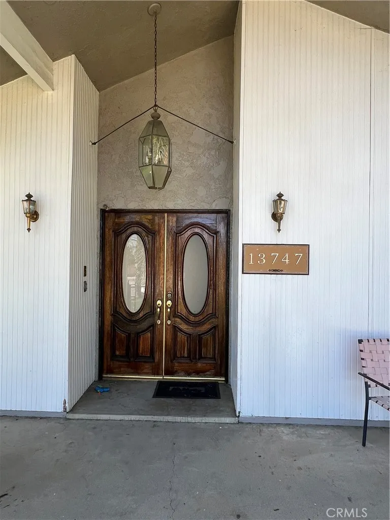 13747 Polk Street Sylmar, CA 91342