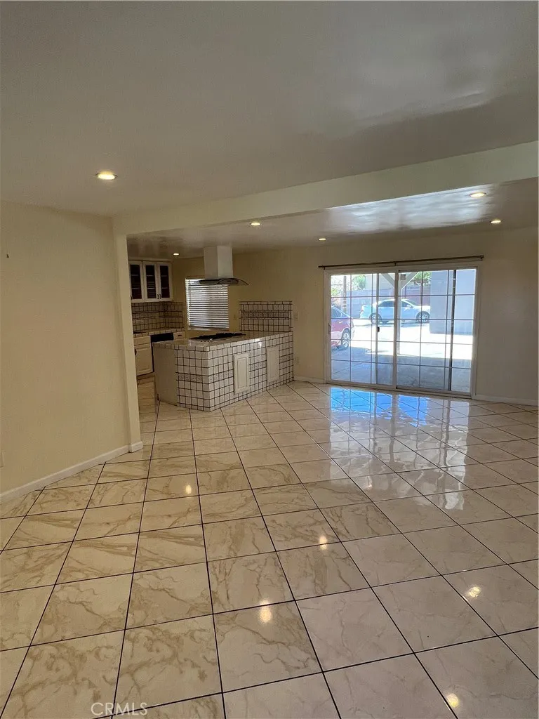 13747 Polk Street Sylmar, CA 91342
