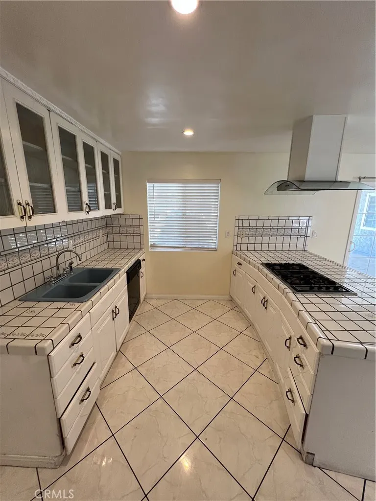 13747 Polk Street Sylmar, CA 91342