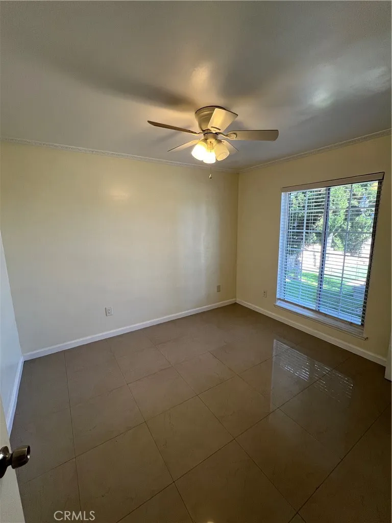 13747 Polk Street Sylmar, CA 91342