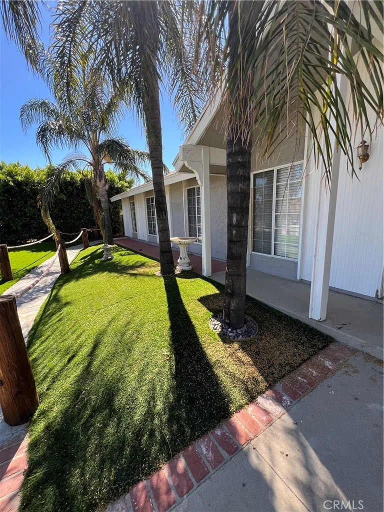 13747 Polk Street Sylmar, CA 91342