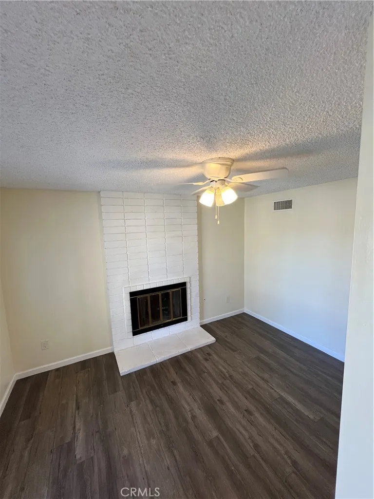 13747 Polk Street Sylmar, CA 91342