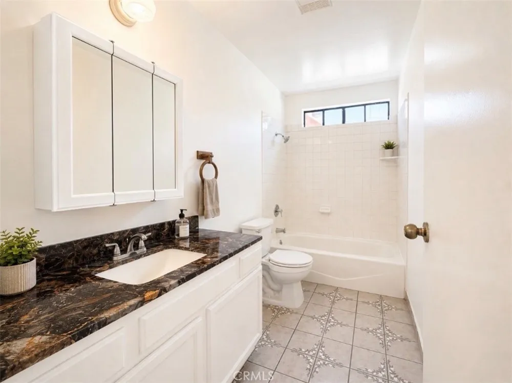 5034 Templeton El Sereno, CA 90032