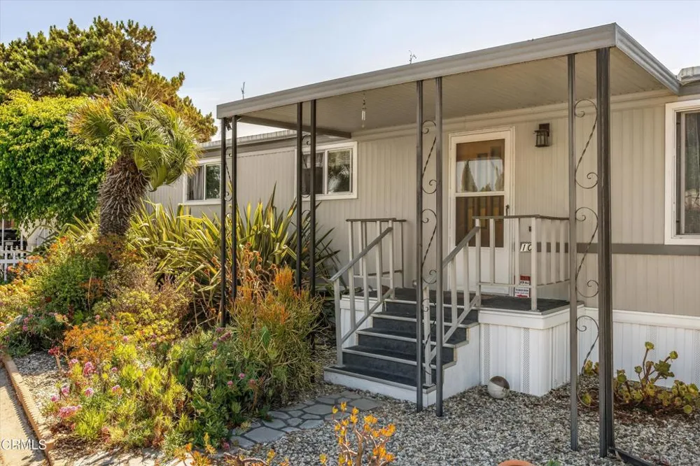 10 Wisteria Way Ventura, CA 93004