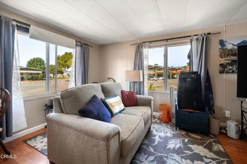 10 Wisteria Way Ventura, CA 93004